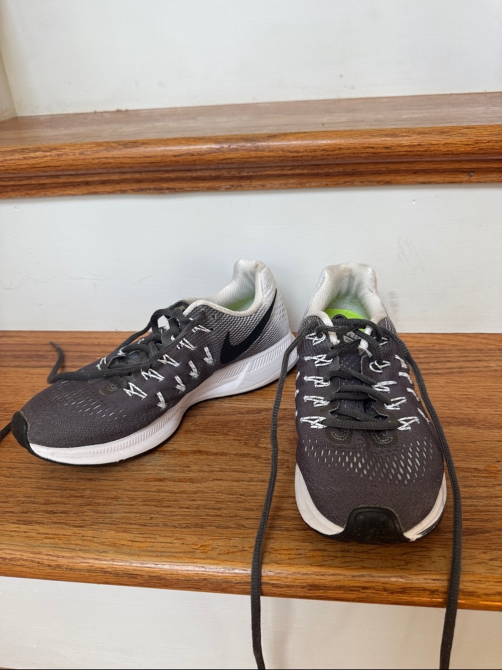 Nike Gray & White Women’s Running Shoes with Black- Zoom